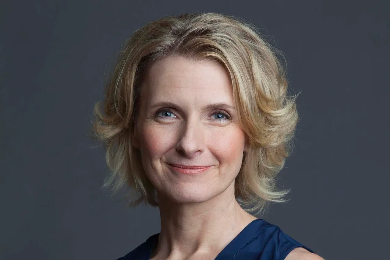 Image Quoting Quotes-Elizabeth Gilbert